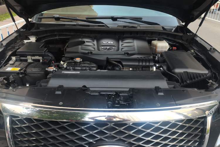 Used Infiniti QX80 2016 5.6L 4WD Engine Bay