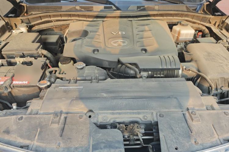 Used Infiniti QX80 2016 5.6L 4WD Engine Bay