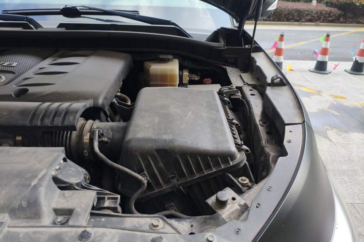 Used Infiniti QX80 2016 5.6L 4WD Engine Bay Left