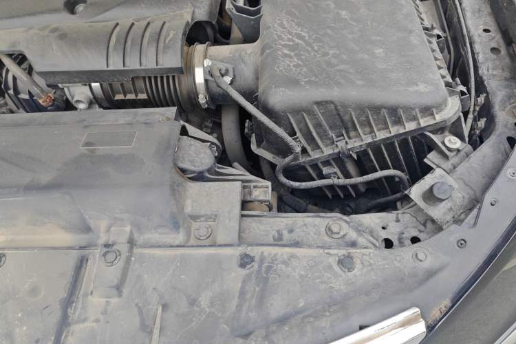 Used Infiniti QX80 2016 5.6L 4WD Engine Bay Left