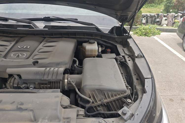 Used Infiniti QX80 2016 5.6L 4WD Engine Bay Left