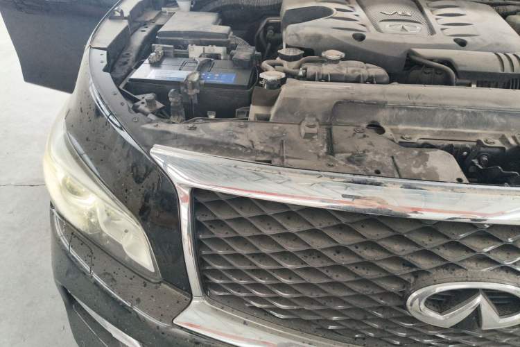 Used Infiniti QX80 2016 5.6L 4WD Engine Bay Right