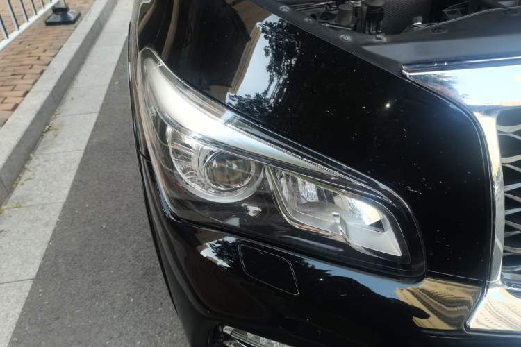 Used Infiniti QX80 2016 5.6L 4WD Exterior 6