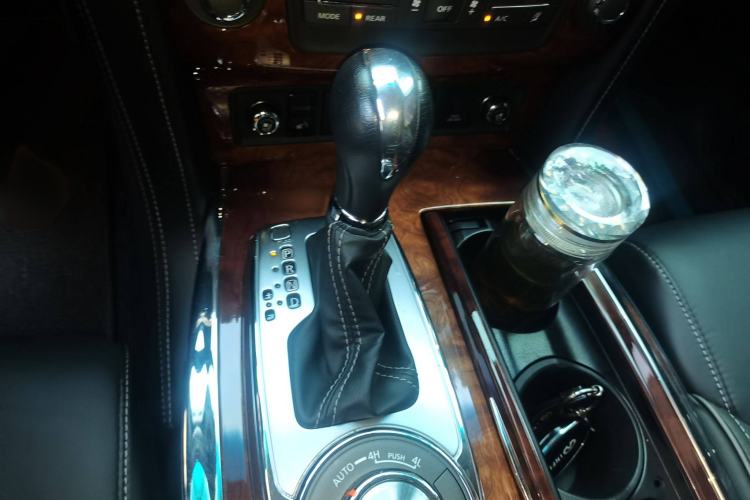 Used Infiniti QX80 2016 5.6L 4WD Gear Lever