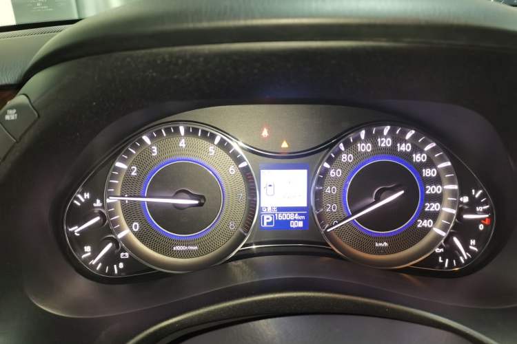 Used Infiniti QX80 2016 5.6L 4WD Instrument Cluster