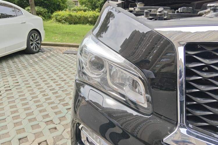 Used Infiniti QX80 2016 5.6L 4WD Right Front Headlight