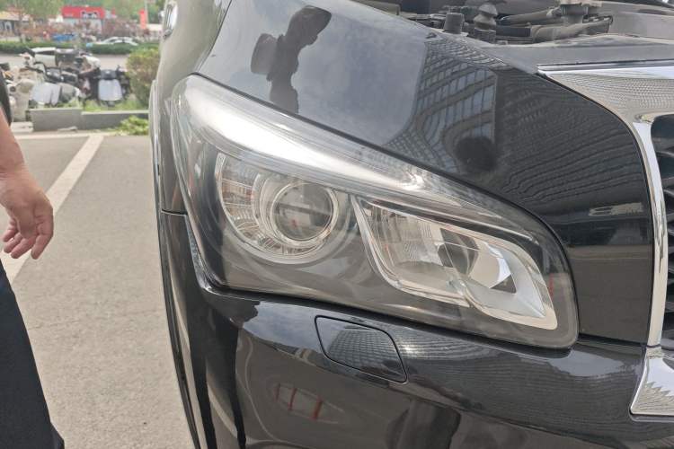 Used Infiniti QX80 2016 5.6L 4WD Right Front Headlight