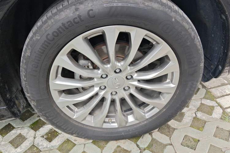 Used Infiniti QX80 2016 5.6L 4WD Right Front Wheel Hub