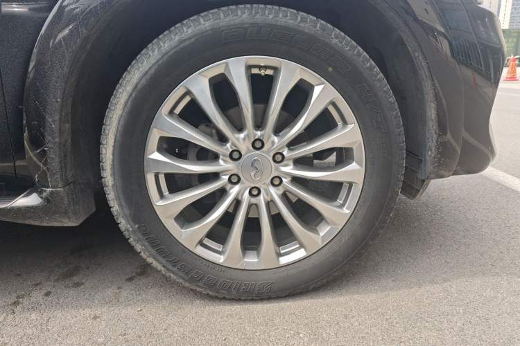 Used Infiniti QX80 2016 5.6L 4WD Right Front Wheel Hub