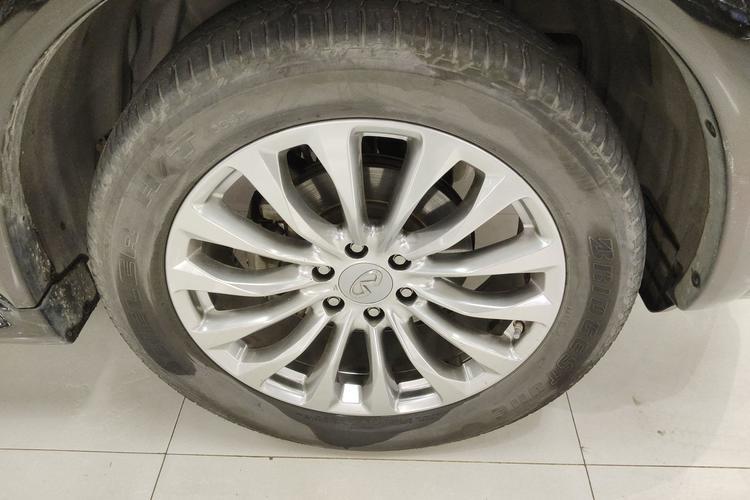 Used Infiniti QX80 2016 5.6L 4WD Right Front Wheel Hub