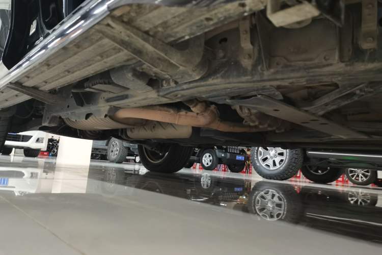 Used Infiniti QX80 2016 5.6L 4WD Right Side Sill