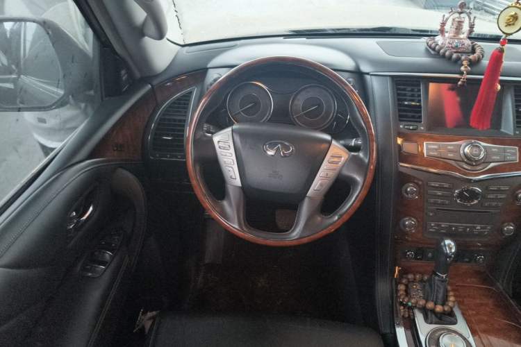 Used Infiniti QX80 2016 5.6L 4WD Steering Wheel