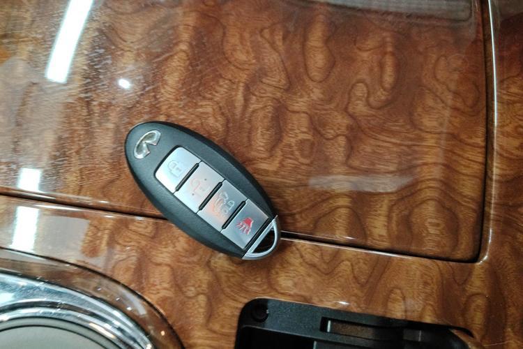 Used Infiniti QX80 2016 5.6L 4WD Vehicle Key