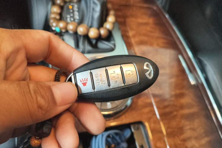 Used Infiniti QX80 2016 5.6L 4WD Vehicle Key