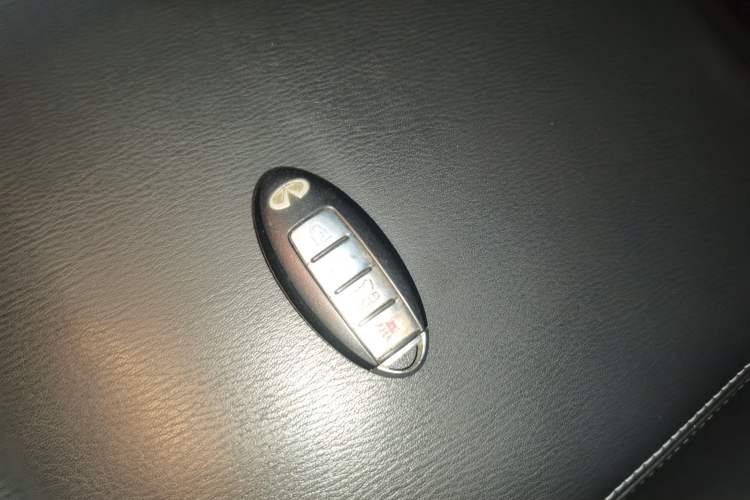 Used Infiniti QX80 2016 5.6L 4WD Vehicle Key
