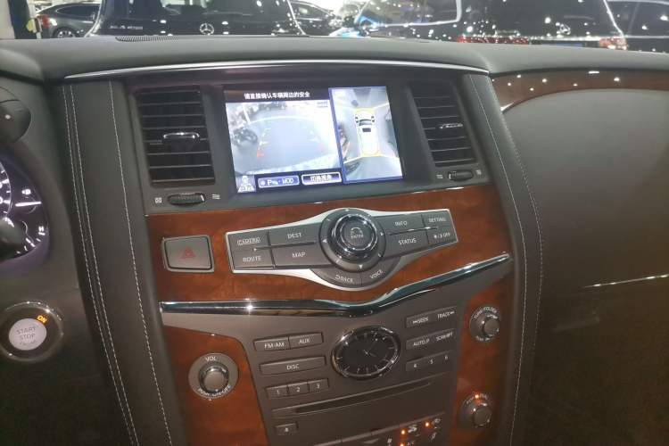 Used Infiniti QX80 2016 5.6L 4WD Audio And AC Panel