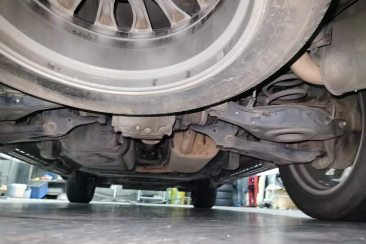 Used Infiniti QX80 2016 5.6L 4WD Chassis Rear