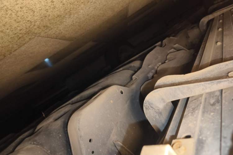 Used Infiniti QX80 2016 5.6L 4WD Chassis Rear Left