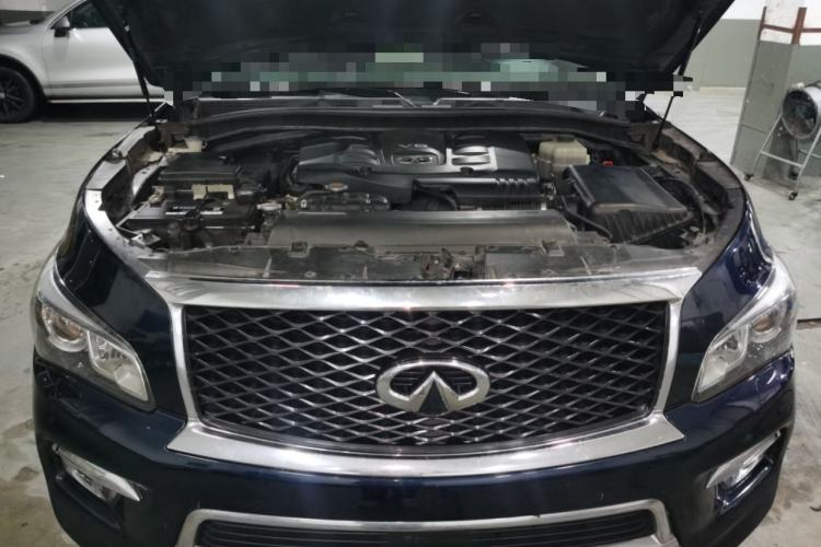Used Infiniti QX80 2016 5.6L 4WD Engine Bay