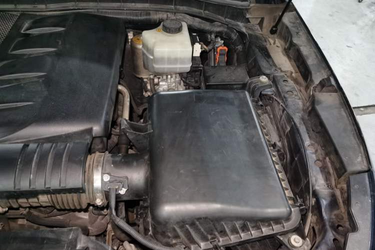 Used Infiniti QX80 2016 5.6L 4WD Engine Bay Left