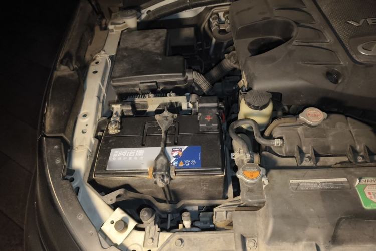 Used Infiniti QX80 2016 5.6L 4WD Engine Bay Right