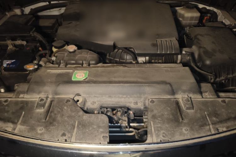 Used Infiniti QX80 2016 5.6L 4WD Engine Bay
