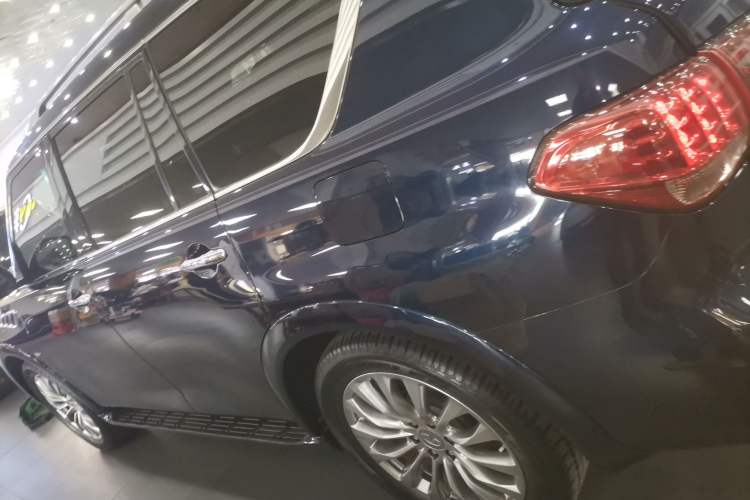 Used Infiniti QX80 2016 5.6L 4WD Exterior 3
