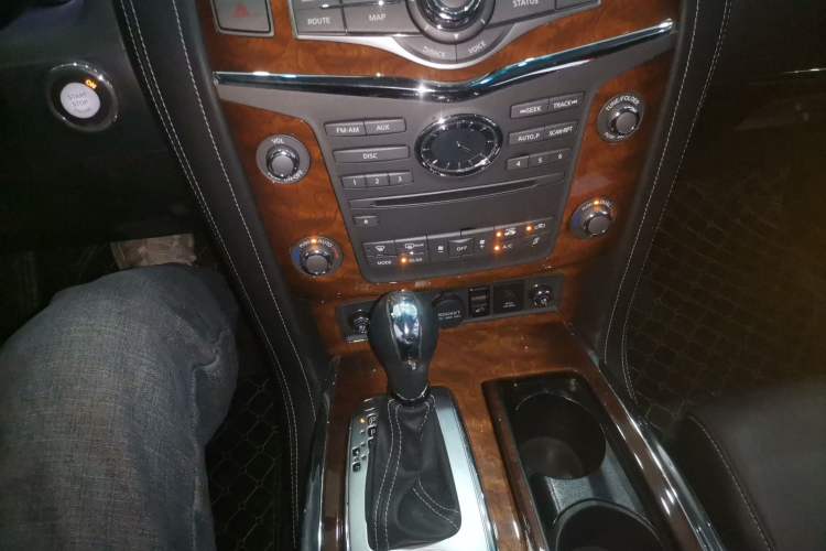 Used Infiniti QX80 2016 5.6L 4WD Gear Lever