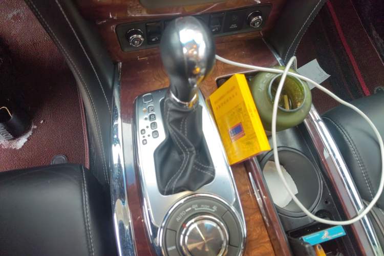 Used Infiniti QX80 2016 5.6L 4WD Gear Lever