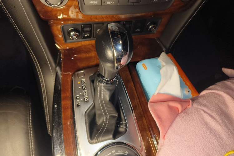 Used Infiniti QX80 2016 5.6L 4WD Gear Lever