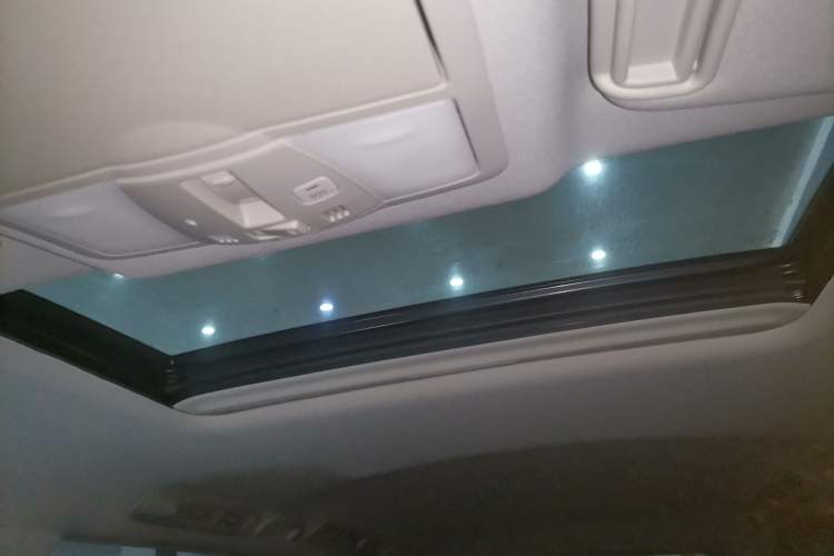 Used Infiniti QX80 2016 5.6L 4WD Headliner