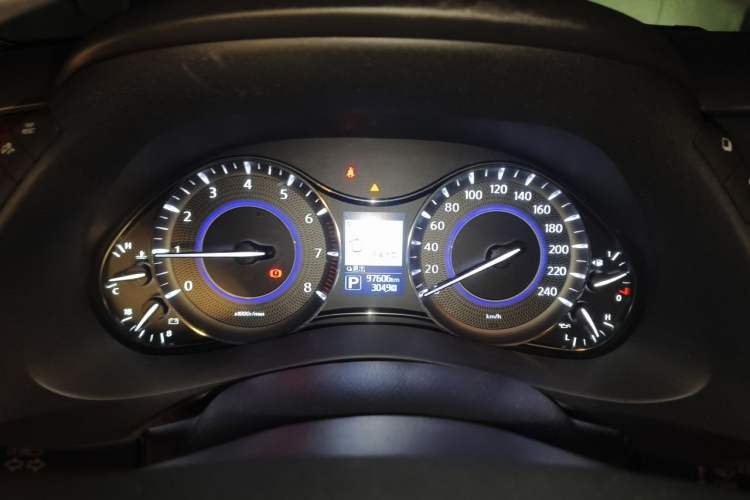 Used Infiniti QX80 2016 5.6L 4WD Instrument Cluster