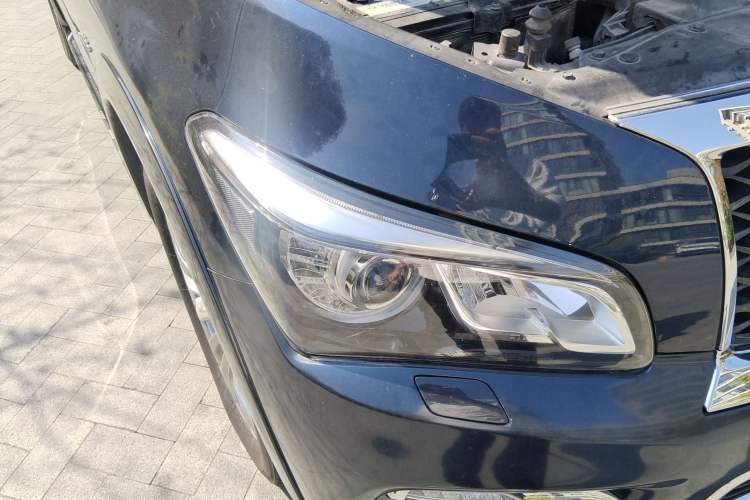 Used Infiniti QX80 2016 5.6L 4WD Right Front Headlight