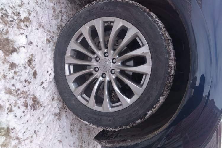 Used Infiniti QX80 2016 5.6L 4WD Right Front Wheel Hub