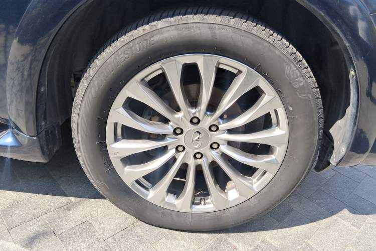 Used Infiniti QX80 2016 5.6L 4WD Right Front Wheel Hub