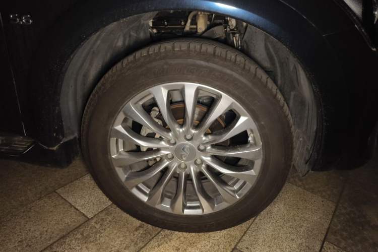 Used Infiniti QX80 2016 5.6L 4WD Right Front Wheel Hub