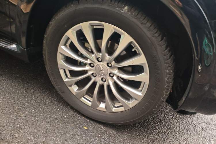 Used Infiniti QX80 2016 5.6L 4WD Right Front Wheel Hub