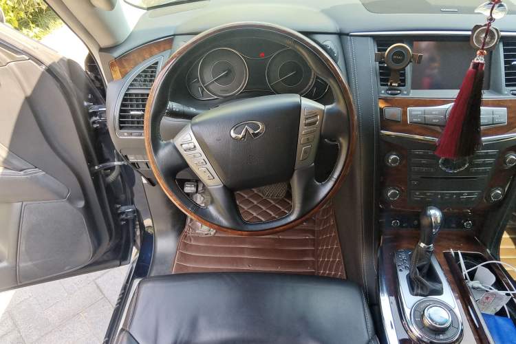 Used Infiniti QX80 2016 5.6L 4WD Steering Wheel