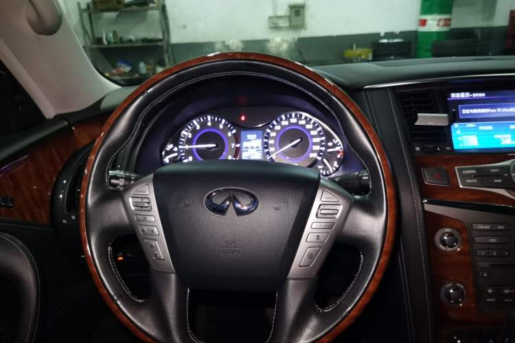 Used Infiniti QX80 2016 5.6L 4WD Steering Wheel