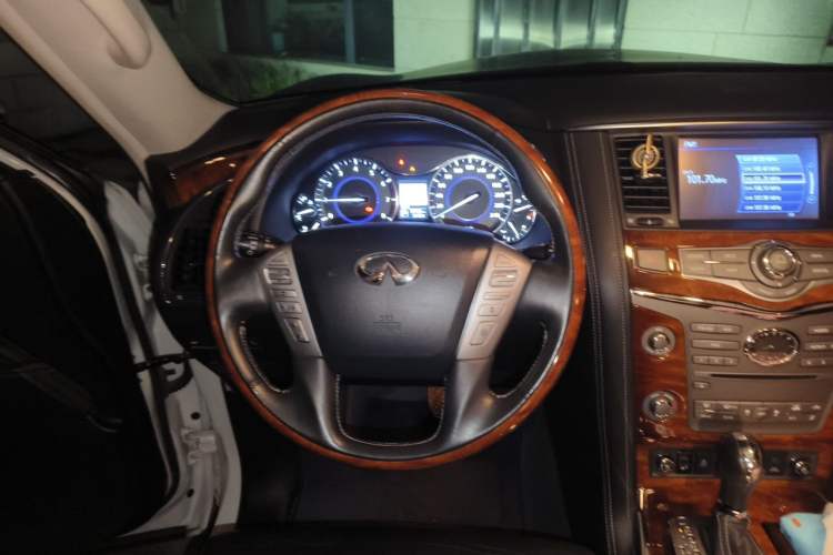 Used Infiniti QX80 2016 5.6L 4WD Steering Wheel