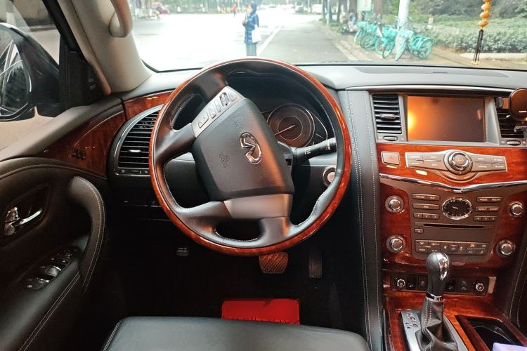 Used Infiniti QX80 2016 5.6L 4WD Steering Wheel