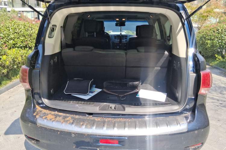Used Infiniti QX80 2016 5.6L 4WD Trunk