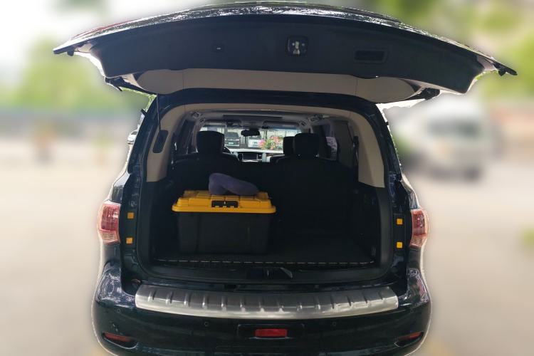 Used Infiniti QX80 2016 5.6L 4WD Trunk