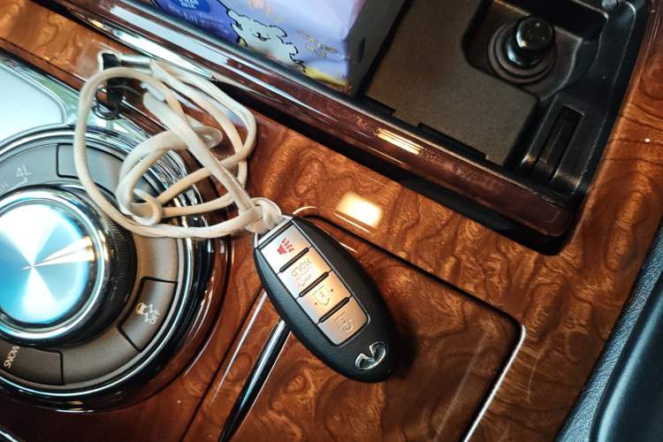 Used Infiniti QX80 2016 5.6L 4WD Vehicle Key