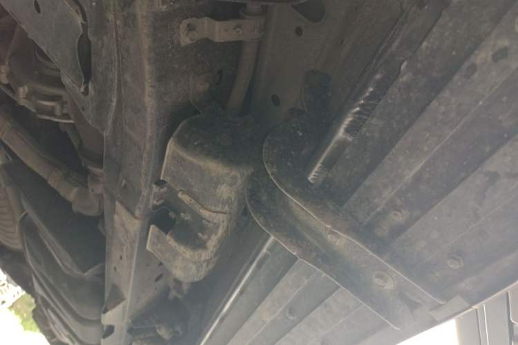 Used Infiniti QX80 2016 5.6L 4WD Chassis Front Left