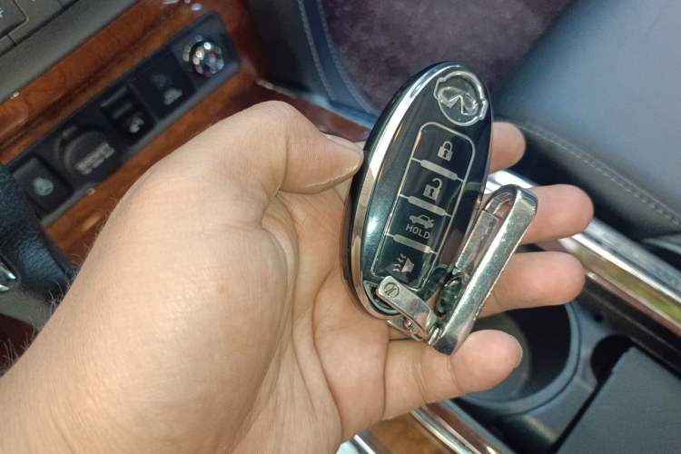 Used Infiniti QX80 2016 5.6L 4WD Vehicle Key