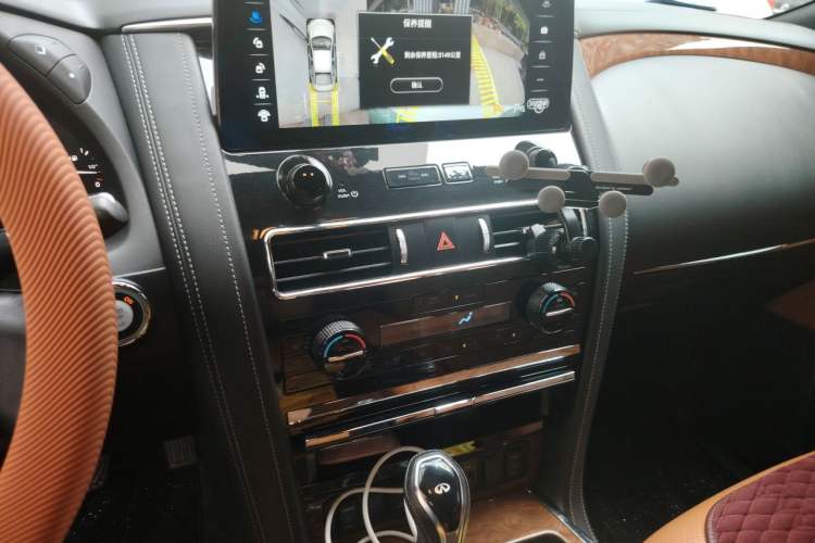 Used Infiniti QX80 2016 5.6L 4WD Audio And AC Panel