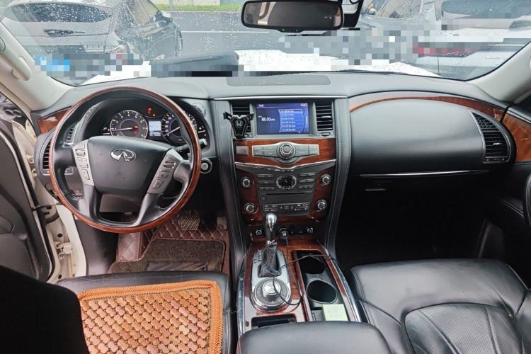 Used Infiniti QX80 2016 5.6L 4WD Center Console