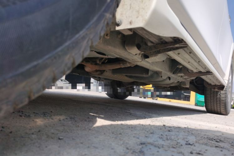 Used Infiniti QX80 2016 5.6L 4WD Chassis Front Left