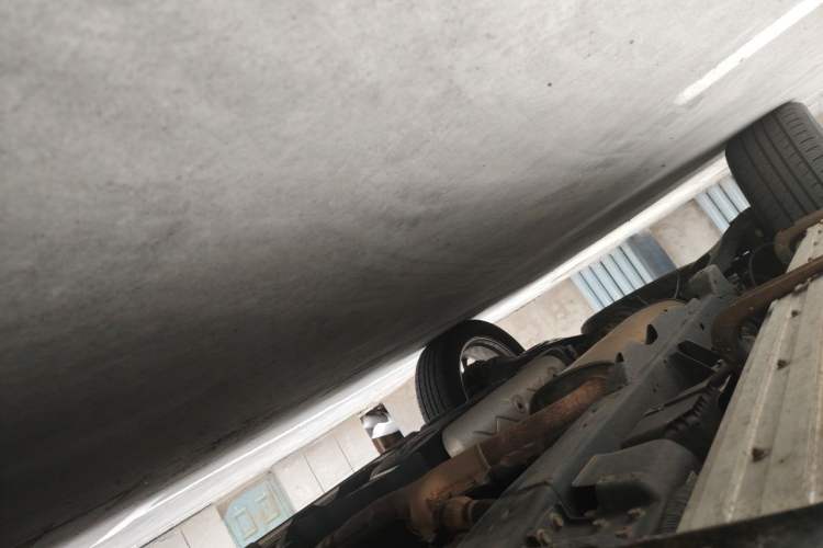 Used Infiniti QX80 2016 5.6L 4WD Chassis Front Right